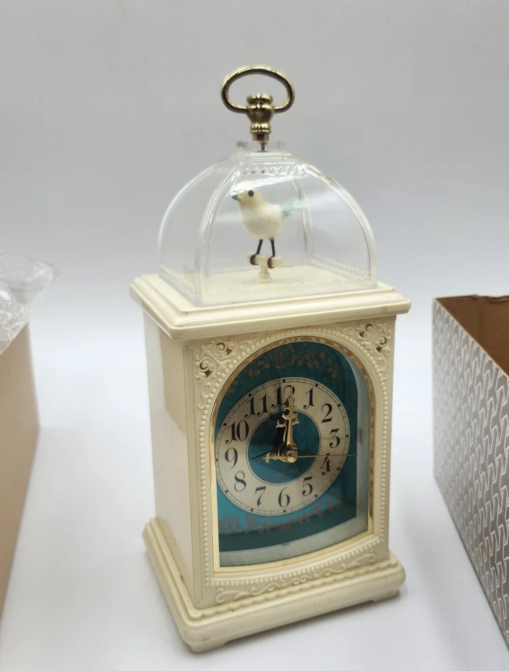 Vintage-Style Cream Bird Clock Home Wall Decor